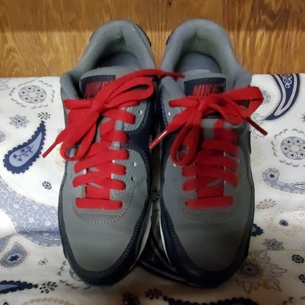 NIKE - Picture 5 of 8